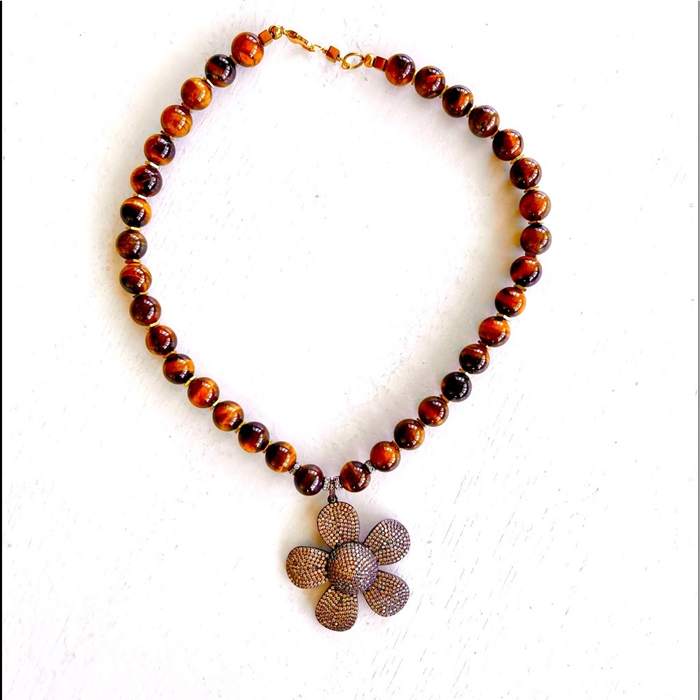 Shades of brown/amber bead necklace with flower